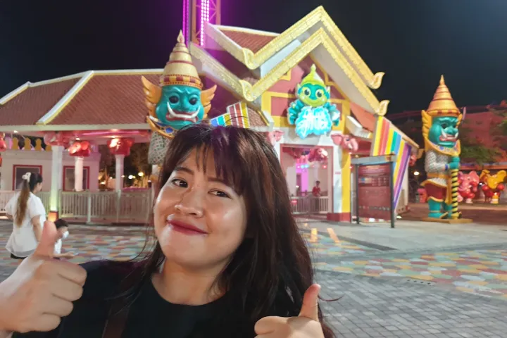 Danang City > Downtown > Take Photos And Selfies Danang City | Downtown | Take Photos And Selfies