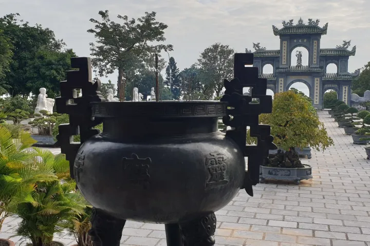 Danang City | Linh Ung Pagoda | Burning Insens And Temple