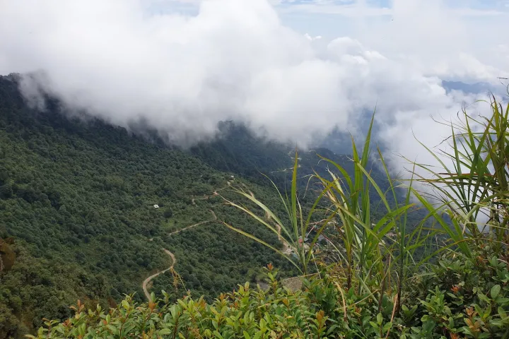 Ha Giang > Dinh Chieu Lau Thi > Clouds Behind Hill Top Ha Giang | Dinh Chieu Lau Thi | Clouds Behind Hill Top