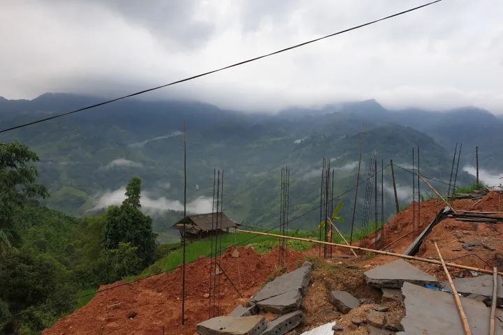 Ha Giang | Hoang Su Phi | Dangerous Buildings