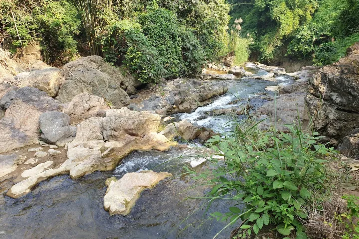 Mai Chau | Go Lao Waterfall | Thac Go Lao