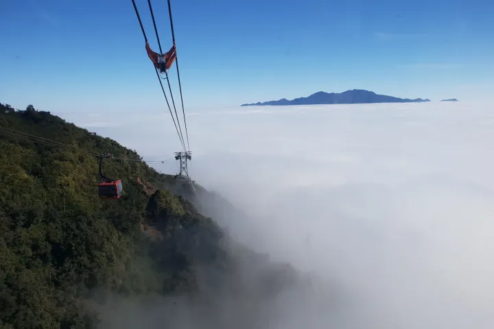  Fansipan Cable Car Vietnam
