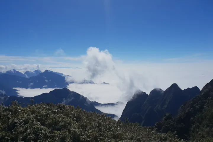 Sapa Lao Cai > Fansipan Temple > Fansipan Temple Sunny Day Sapa Lao Cai | Fansipan Temple | Fansipan Temple Sunny Day