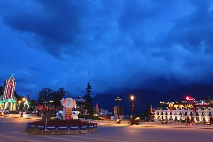 Northern Vietnam | Sapa Lao Cai | Sapa Night Church